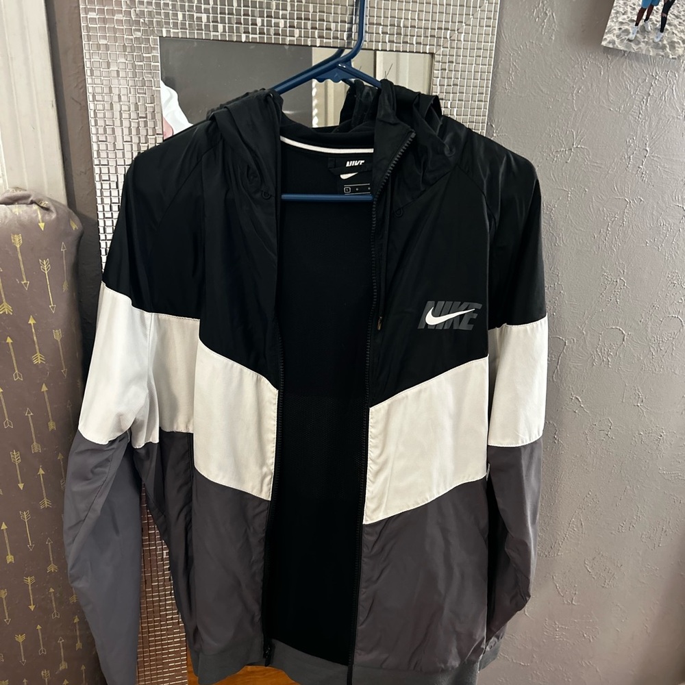 Nike Men's Black and White Windbreaker Jacket